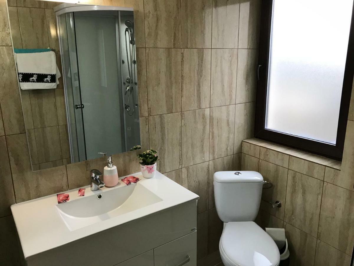 Upstairs Residence Târgu Jiu 외부 사진