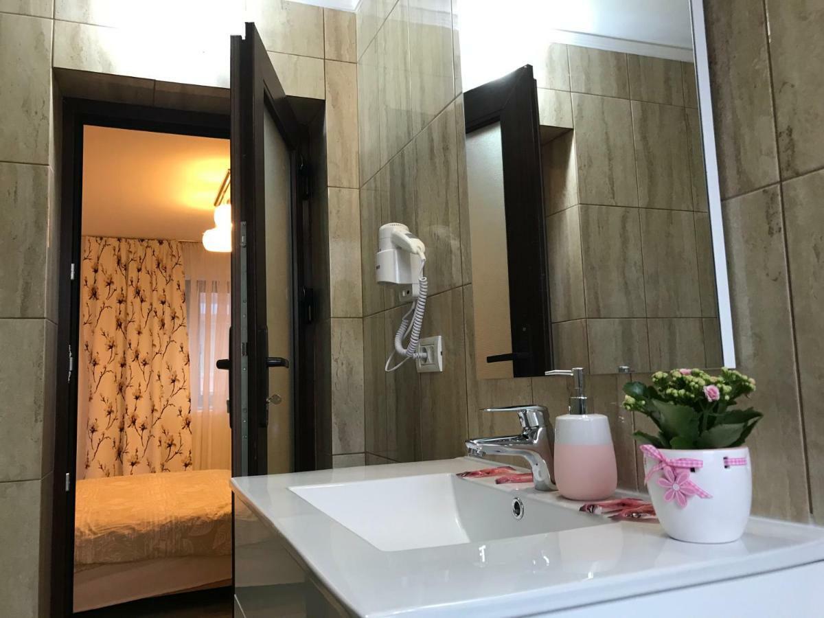 Upstairs Residence Târgu Jiu 외부 사진