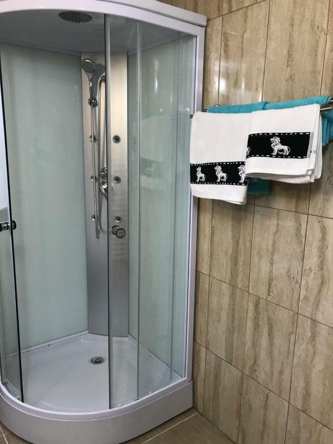 Upstairs Residence Târgu Jiu 외부 사진
