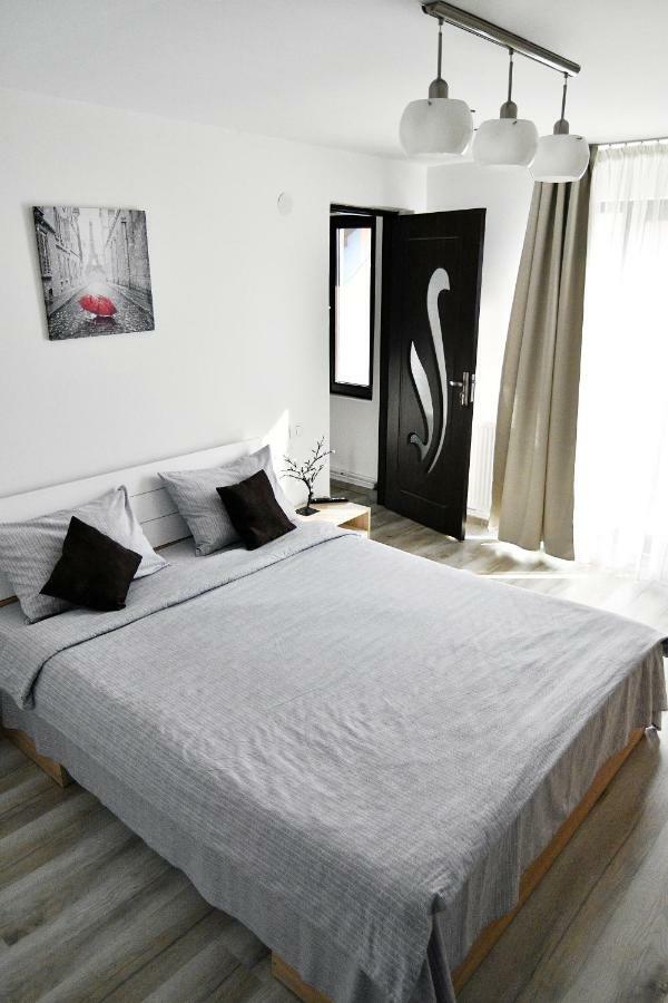 Upstairs Residence Târgu Jiu 외부 사진