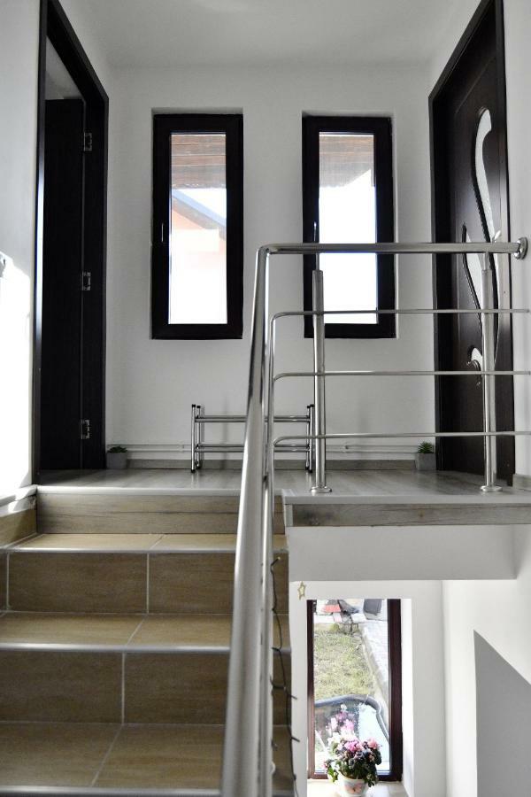 Upstairs Residence Târgu Jiu 외부 사진