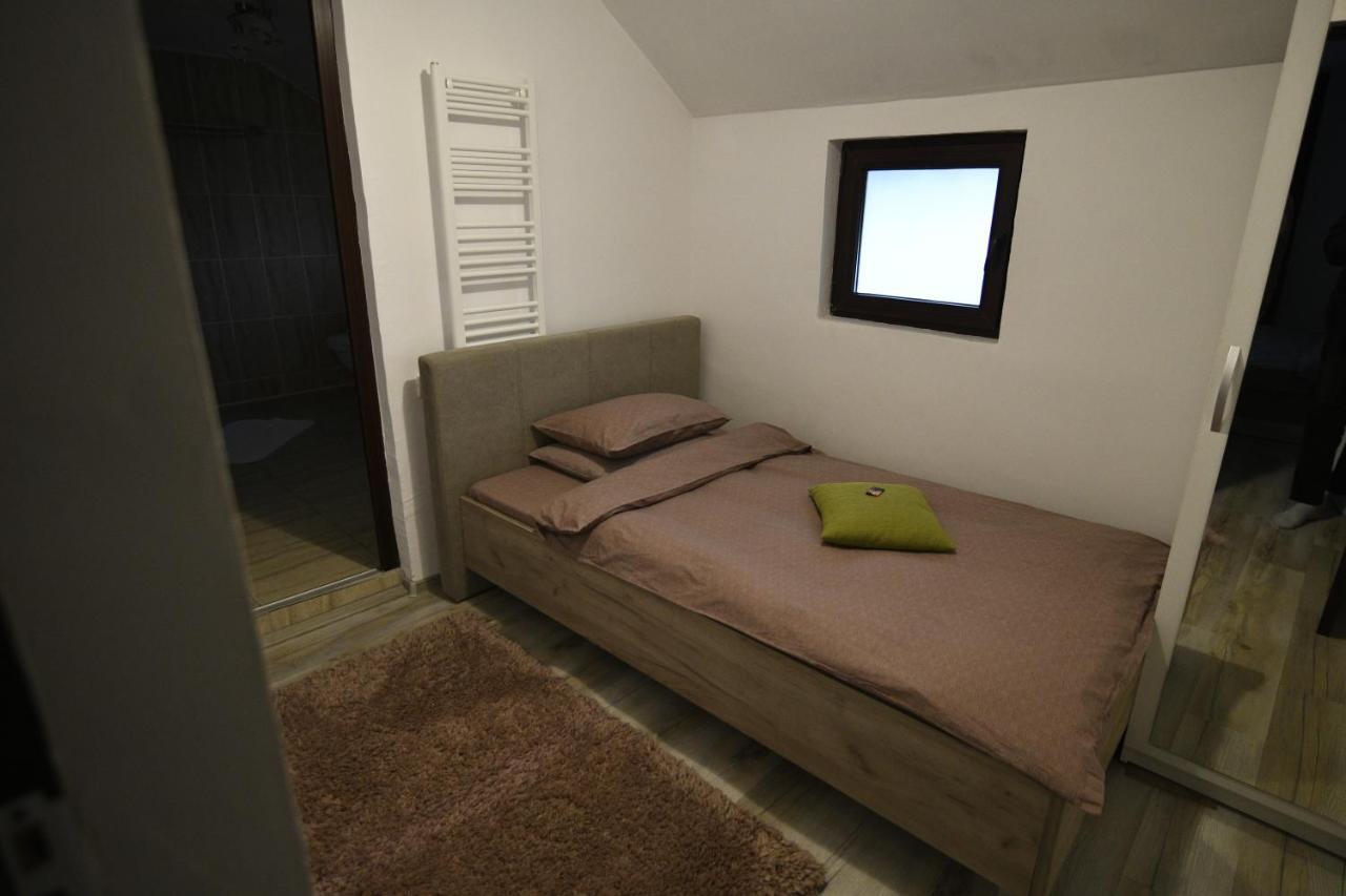 Upstairs Residence Târgu Jiu 외부 사진
